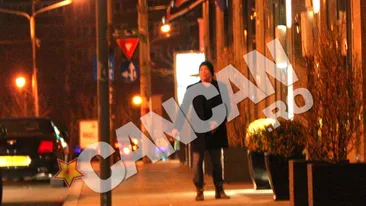 A aterizat aseara pe Otopeni! Faimosul actor Mickey Rourke s-a dus de la aeroport, in club! Dupa 5 minute, a plecat! Vezi de ce!