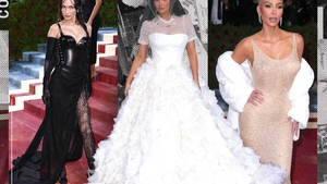 Cine s-a îmbrăcat bine dintre Bella Hadid, Kim Kardashian sau Kylie Jenner? Școlită la New York și Paris, una dintre cele mai cunoscute stiliste din România dă VERDICTUL!