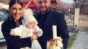 Ilinca Vandici și Andrei Neacșu au ajuns azi în fața altarului! Ce ținută a purtat prezentatoarea Kanal D
