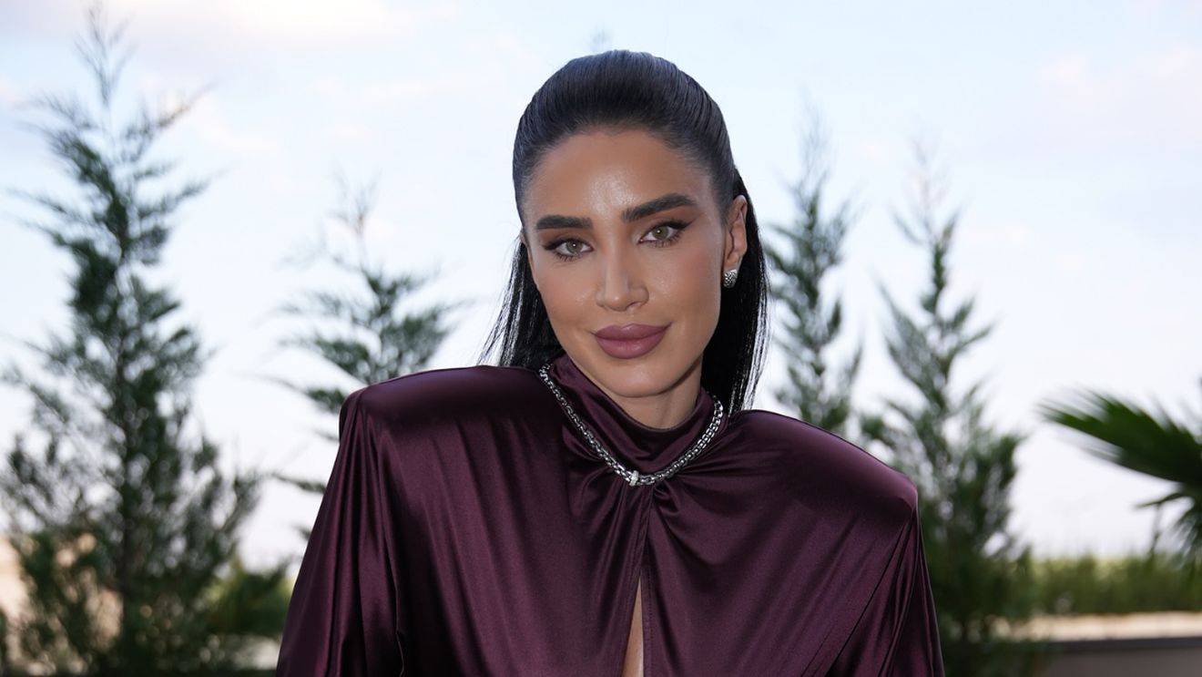 Reacția NEAȘTEPTATĂ a Adelinei Pestrițu după ce a aflat că este imaginea unei clinici de înfrumusețare din Vaslui: ”Vă trec pe caiet”