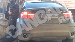 Fault, domn' arbitru! S-a urcat la volan dupa 0.5 L de whisky si a facut "buf" cu X6-LE