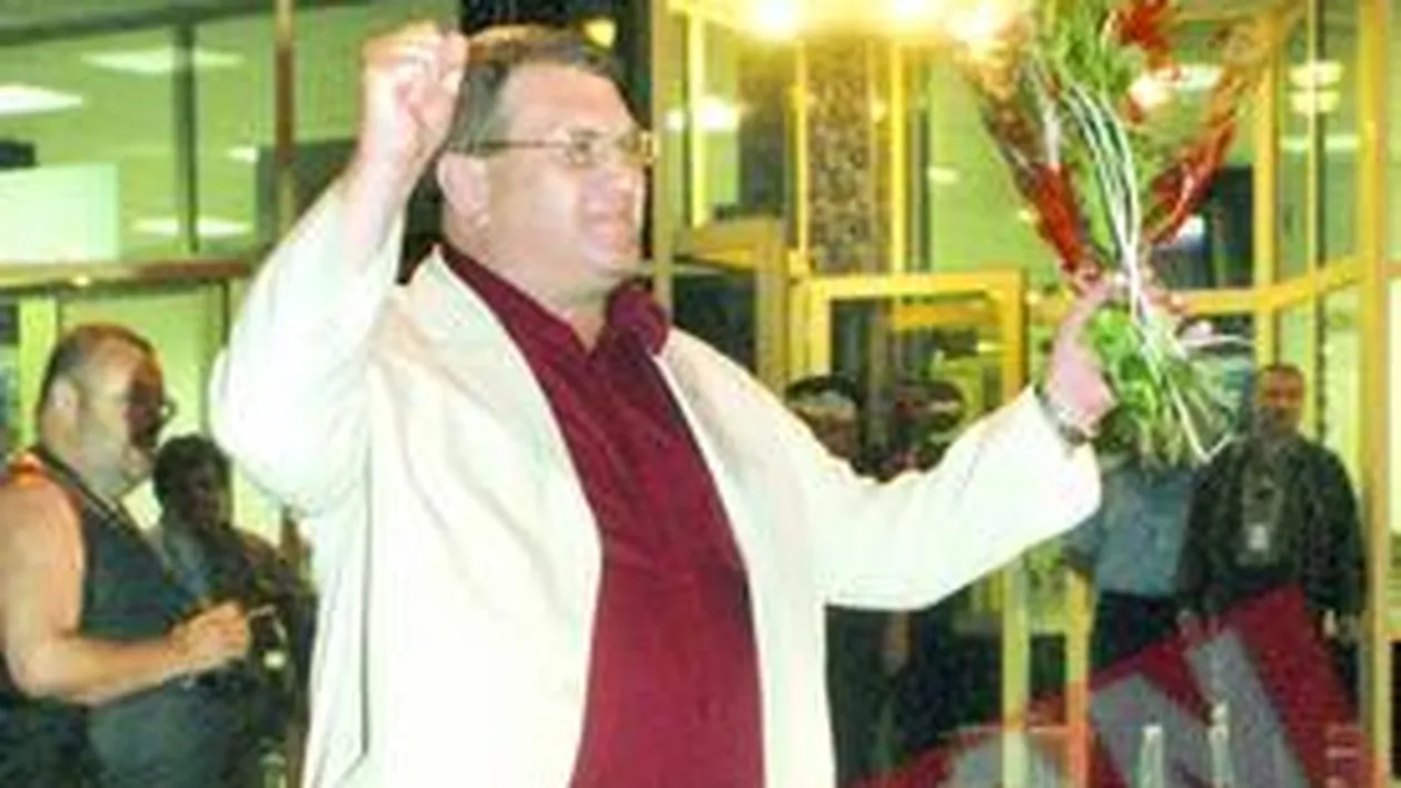 Cine il perie pe Muresan