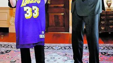 Ha, ha! Uriasul mi-a dat o rochie!