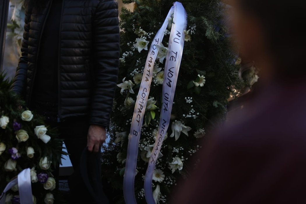 Leo Iorga, condus pe ultimul drum! Imagini exclusive de la înmormântarea îndrăgitului cântăreț