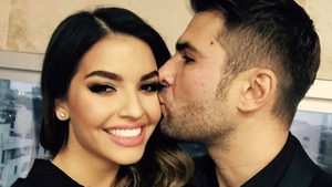 Soţia lui ADRIAN MUTU a deschis oficial sezonul costumelor de baie! Cum arată SANDRA la doar două luni de când a născut
