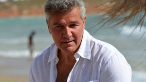 Cât vor fi nevoiți românii să scoată din buzunar pentru a se caza în complexul lui Dan Bittman. Artistul și-a rotunjit frumos veniturile