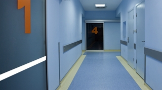 Incendiu la un spital din Oradea, de la o lumanare aprinsa la capataiul unui pacient decedat