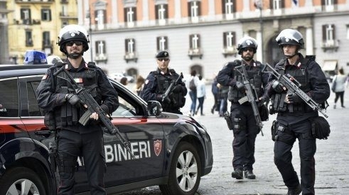 Atac armat în Italia: Un român a fost împușcat