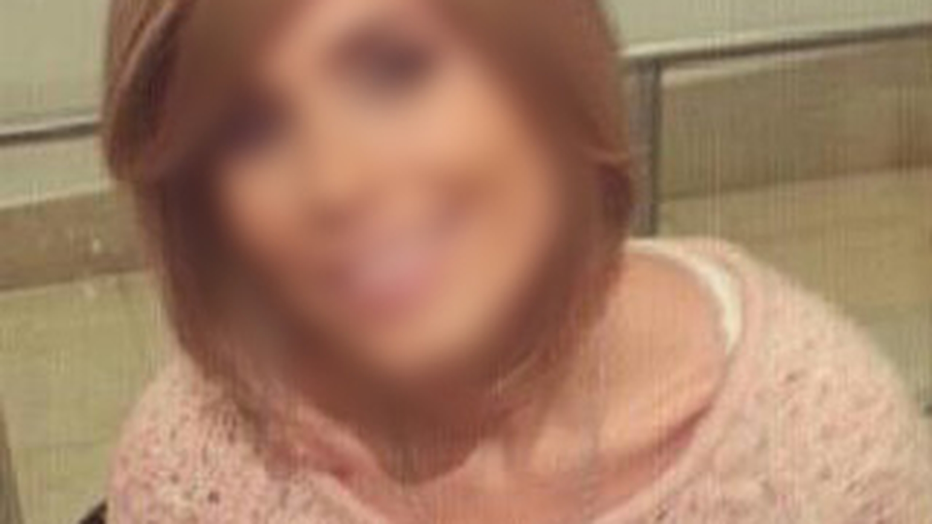 Sanziana Negru, schimbare radicala de look! Fosta iubita a lui Smiley si-a tuns parul scurt si s-a facut blonda! Iti place cum ii sta?