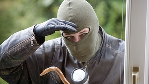 Culmea tupeului în România! Un HOŢ a sunat la 112 şi a cerut să fie salvat de poliţişti!