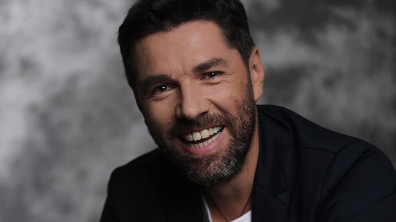 Abia acum s-a aflat! Motivul pentru care Alex Dima a renunțat la meseria de profesor de religie: „Era o bătaie e joc”