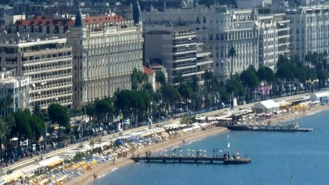 O firma de recrutare cauta doi romani pentru un job de vis pe Coasta de Azur! Uite ce trebuie sa faci ca sa te angajezi la Cannes!