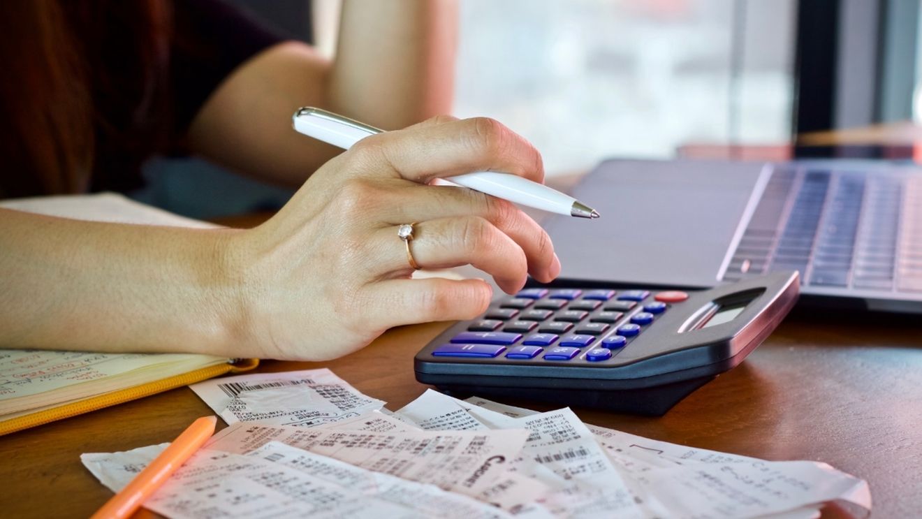 A crescut taxa obligatorie pentru cei care locuiesc la bloc. Cât trebuie să achite, de acum