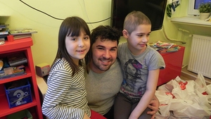 Dragos Chircu şi Compania 7 au adus un zâmbet pe feţele copiilor bolnavi de cancer