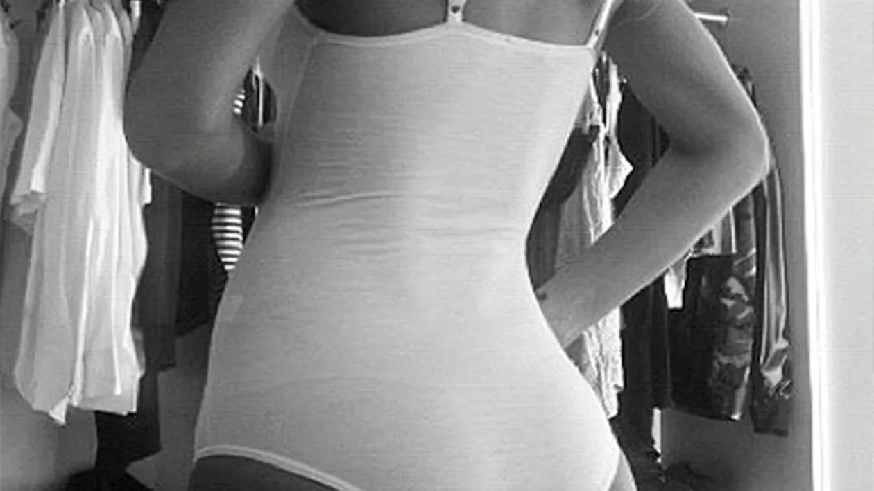 Incredibil! Rihanna n-a sărbătorit Valentine's Day cu Chris Brown, dar el i-a trimis cel mai ameţitor buchet... de marijuana!