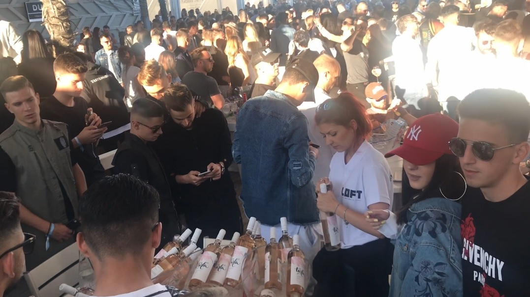 Jucătorii de la FC Viitorul au comandat mai multe sticle de vin