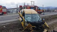 Accident grav la Sibiu! Trei persoane și-au pierdut viața în urma impactului. O femeie însărcinată a ajuns de urgență la spital