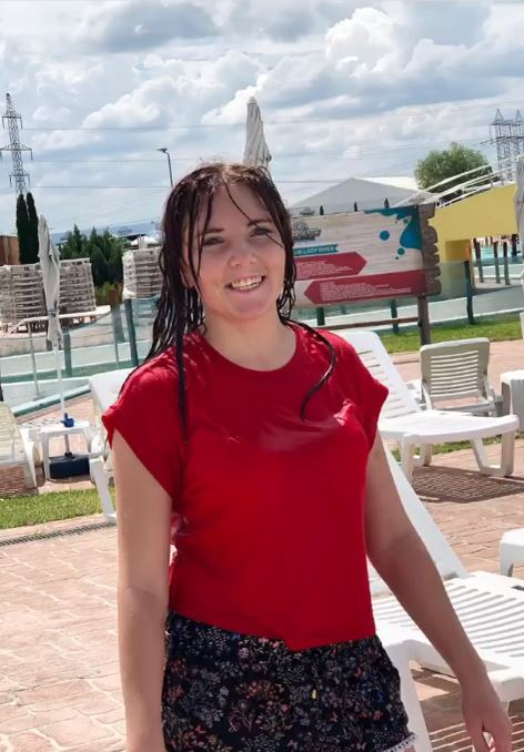 Vulpița, jignită după ce a mers la o piscină din București! Cum a reacționat și cum s-a îmbrăcat invitata specială a prezentatoarei Mirela Vaida | VIDEO