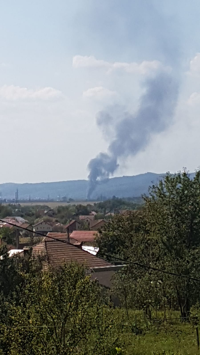 Incendiu puternic la o fabrică de vopsele din Mihăești-Vâlcea | FOTO + VIDEO