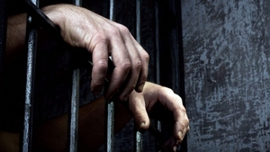 Un bărbat a pus la cale un transport de droguri chiar din închisoare