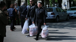 Ce a pus Anamaria Prodan în pachetele de pomană, la înmormântarea mamei sale! A fost „bătaie” pe ele