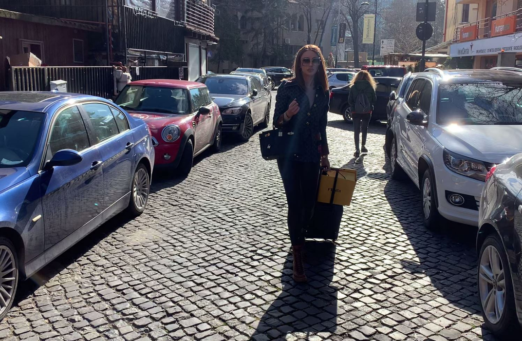 Bianca Drăgușanu a ieșit în stradă cu accesorii de peste 130.000 de euro (Foto: CANCAN.RO)