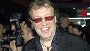 Ea este iubita lui Gabriel Cotabita cu 30 de ani mai tanara! Vezi aici imagini cu focoasa blondina!