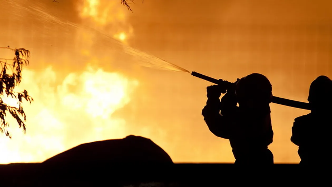 Doi frati minori au fost gasiti carbonizati in urma unui incendiu care le-a cuprins casa