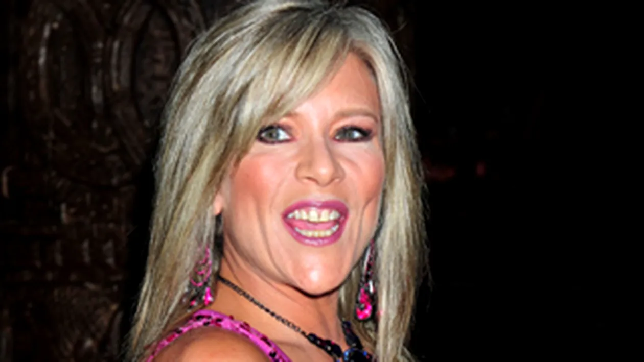 Samantha Fox inca face furori