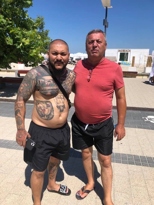 El este stăpânul leului din clipul lui Dani Mocanu. Are o întreagă menajerie, iar, în urmă cu 5 ani, unul dintre leii săi a sfâșiat o femeie