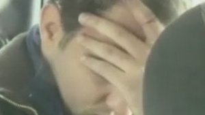 VIDEO La volan, desi nu-si putea folosi prea bine mana dreapta? Specialistii cred ca Huidu ar fi putut ramane fara reflexe intr-un moment de criza