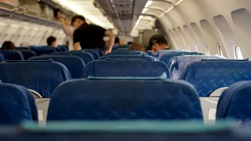 Ireal ce a putut să facă o rusoaică de 49 de ani unui însoțitor de zbor, într-un avion! Călătorii au rămas înmărmuriți