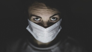 Premieră. A murit primul medic infectat cu noul coronavirus de la un cadavru