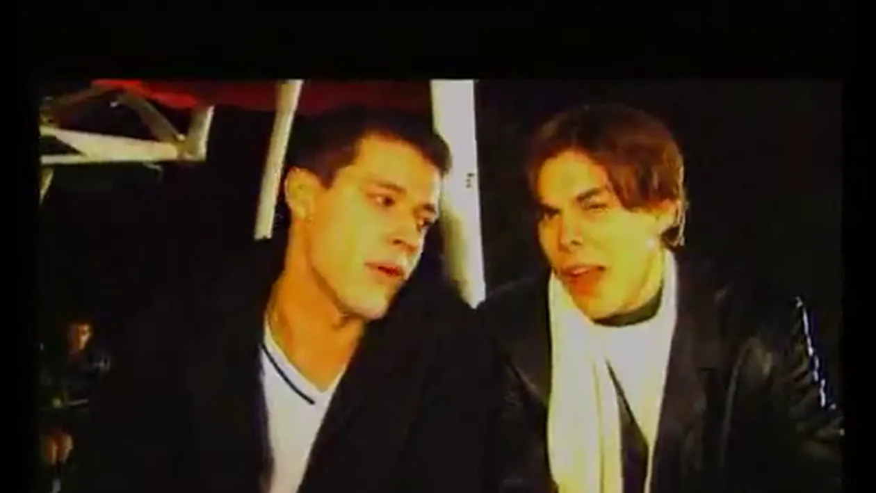 Victor Slav a intrat in forta in showbizz-ul autohton! Si-a facut de cap cu Andreea Antonescu in parcul de distractii!