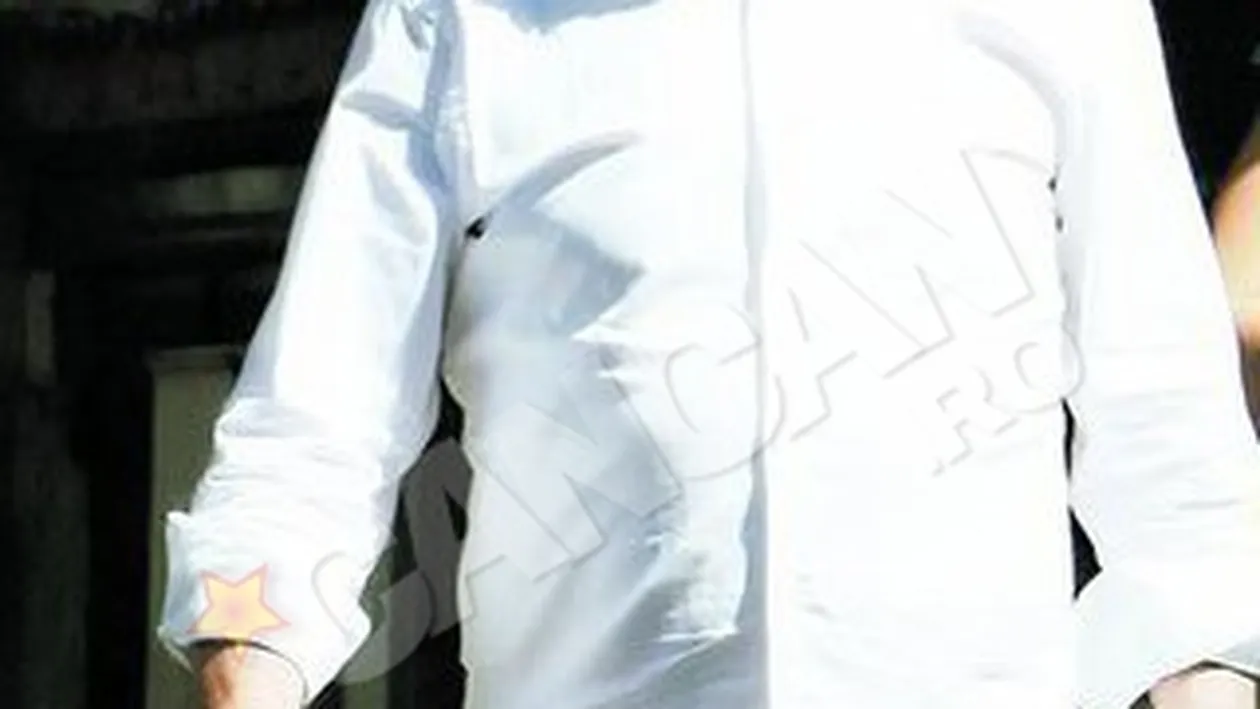 Ca sa aiba o vara linistita Ilie Nastase si-a inchiriat un baldachin cu 10.000 de euro