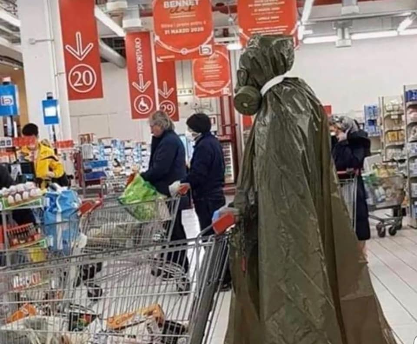 TOP 25 – Cele mai amuzante idei. Cu ce au înlocuit oamenii din imagini masca de protecție