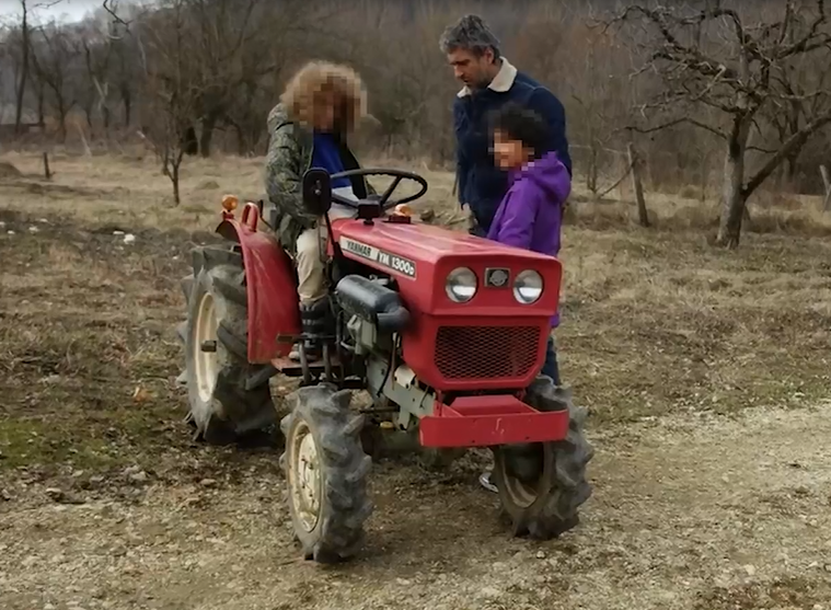 Ce și-a cumpărat Dragoș Bucur pentru gradină. Copiii au strigat la Dana Nălbaru imediat: „Mami, mami!”