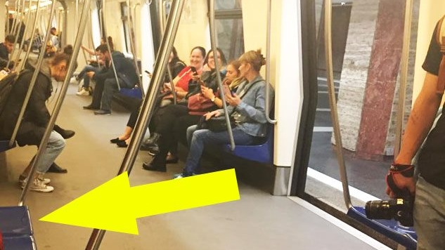 Surpriză: cine a fost fotografiat în metroul din București! Călătorii au crezut că nu văd bine
