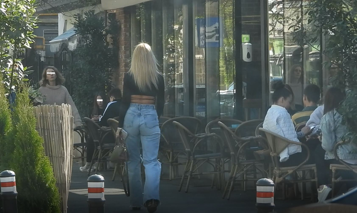 Iuliana Pepene a întors privirile cu posteriorul ei (Foto: CANCAN.RO)