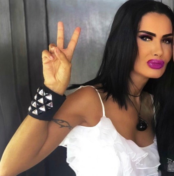 Oana Zăvoranu a dezvăluit când și-a pierdut virginitatea. În plus, a publicat o poză în care apare dezbrăcată | FOTO