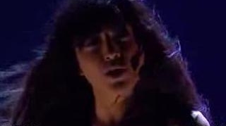 Castigatoarea concursului Eurovision este o singuratica: "Aproape ca ma urasc pentru ca nu am Facebook"