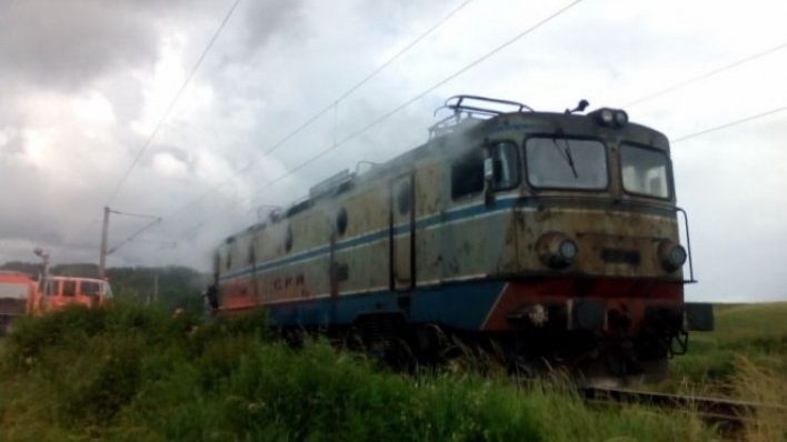 Incident feroviar în Dolj. 50 de oameni se aflau în tren, pompierii au intervenit