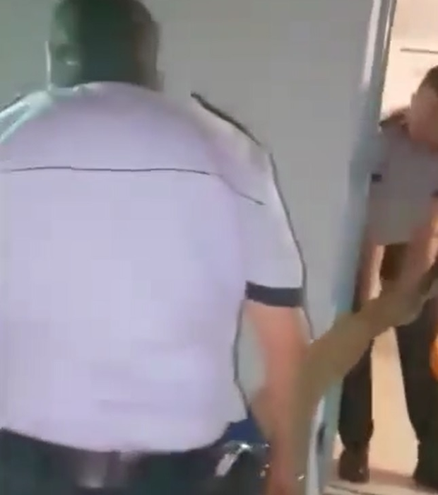 Circ la secţia de poliţie