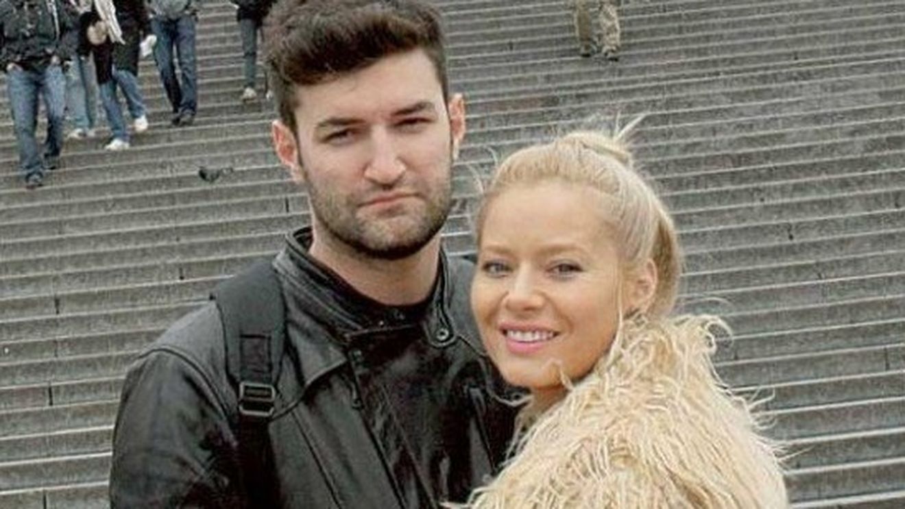 Laura Cosoi şi Smiley s-au asortat! Cum şi-au făcut apariţia cei doi foşti iubiţi la premiile GOPO