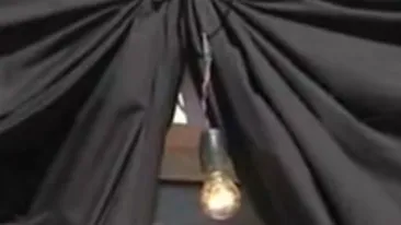 VIDEO O femeie si-a strans mama de gat pana a omorat-o!