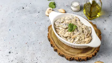 Rețeta de salată cu ciuperci și maioneză de Revelion a bulgăroaicelor. Invitații se vor bate pe ea!