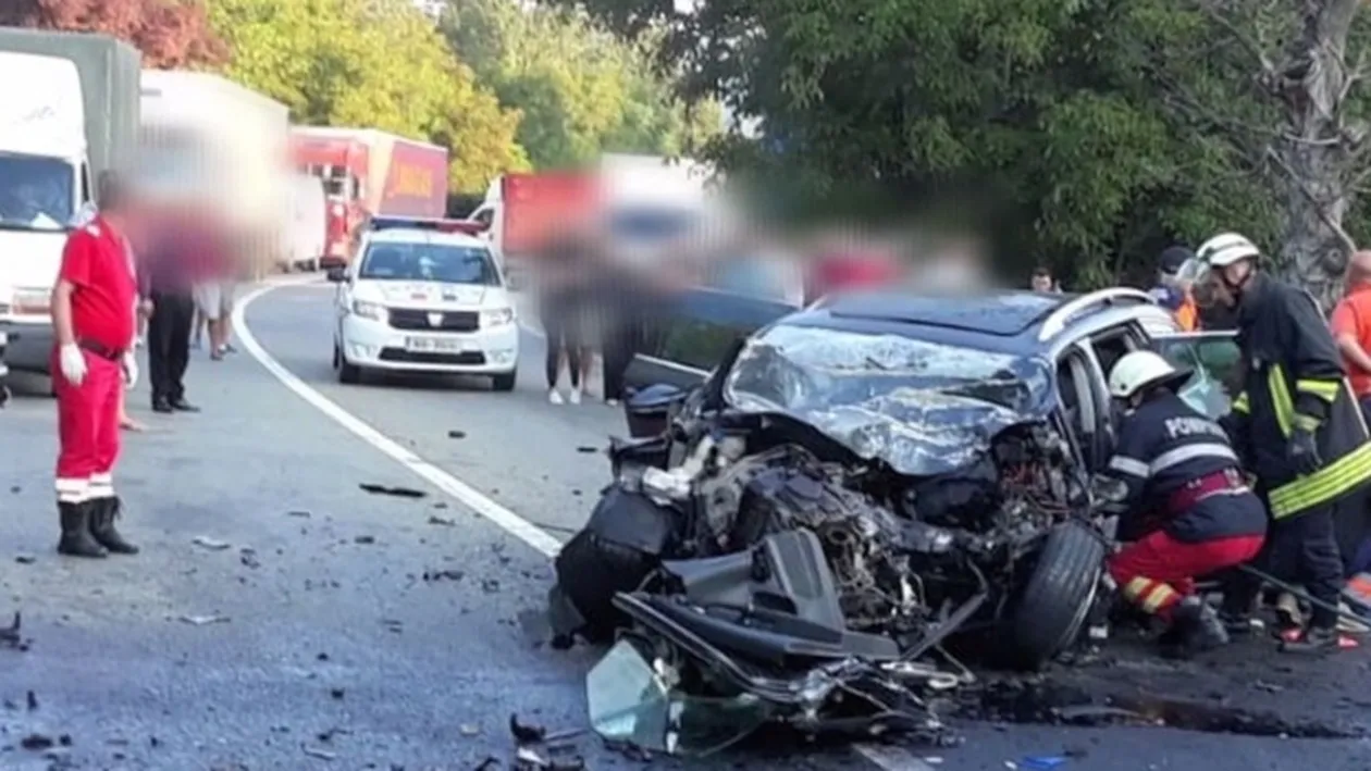 Doi morți și cinci răniți într-un accident grav pe Valea Oltului. Un șofer a adormit la volan