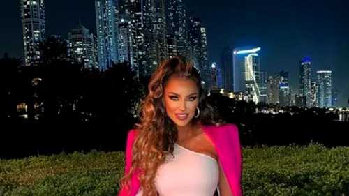 Cum s-a îmbrăcat Bianca Drăgușanu azi-noapte, de revelion, în Dubai. Vedeta nu s-a putut abține