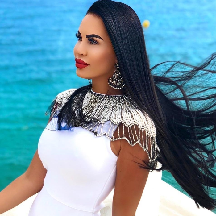 Bianca Pop continuă să șocheze. Își deschide studio de videochat