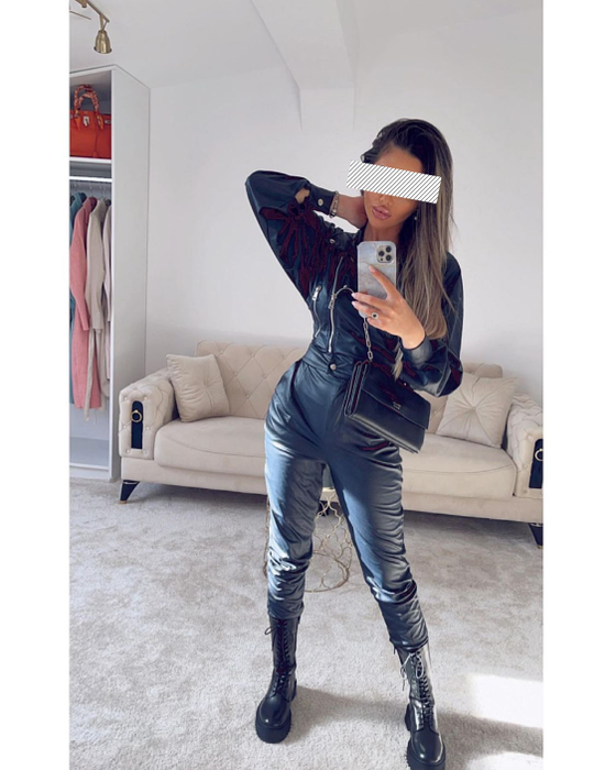Gina nu pierde nicio ocazie pentru o ședință foto (Foto: Instagram)